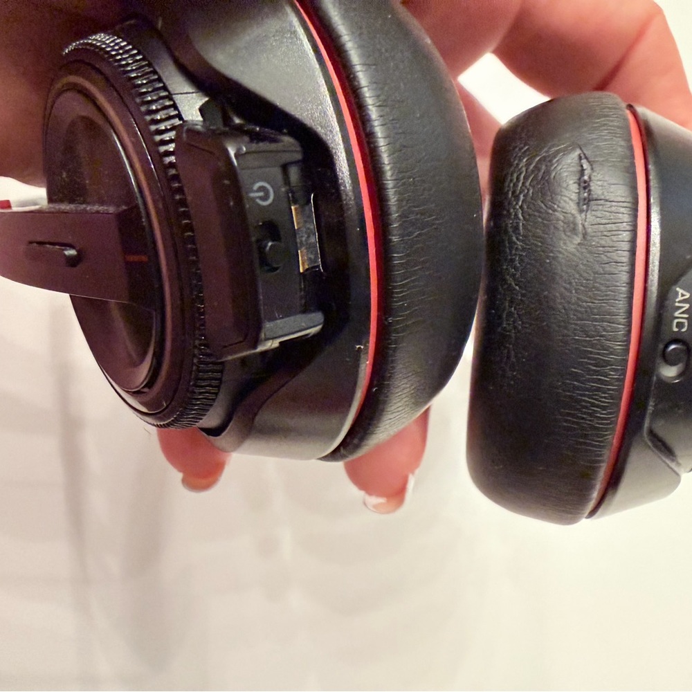 Poly Wireless Headset - Picture 2 of 3